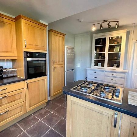 Large House Near Victoria Park For Groups, 10 Mins Bus To City Centre Cardiff Exteriér fotografie