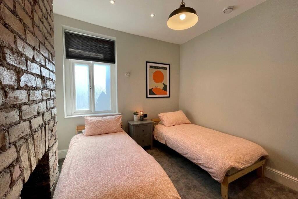 Large House Near Victoria Park For Groups, 10 Mins Bus To City Centre Cardiff Exteriér fotografie