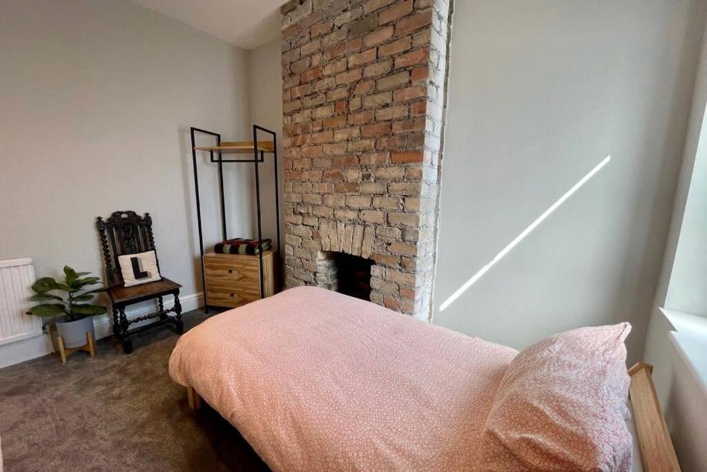 Large House Near Victoria Park For Groups, 10 Mins Bus To City Centre Cardiff Exteriér fotografie