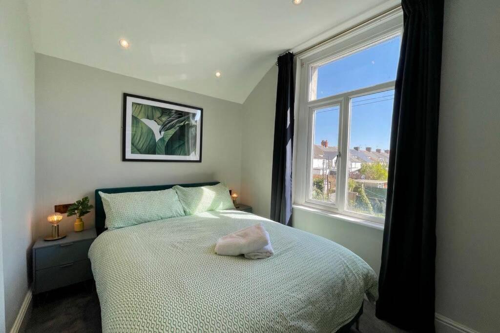 Large House Near Victoria Park For Groups, 10 Mins Bus To City Centre Cardiff Exteriér fotografie