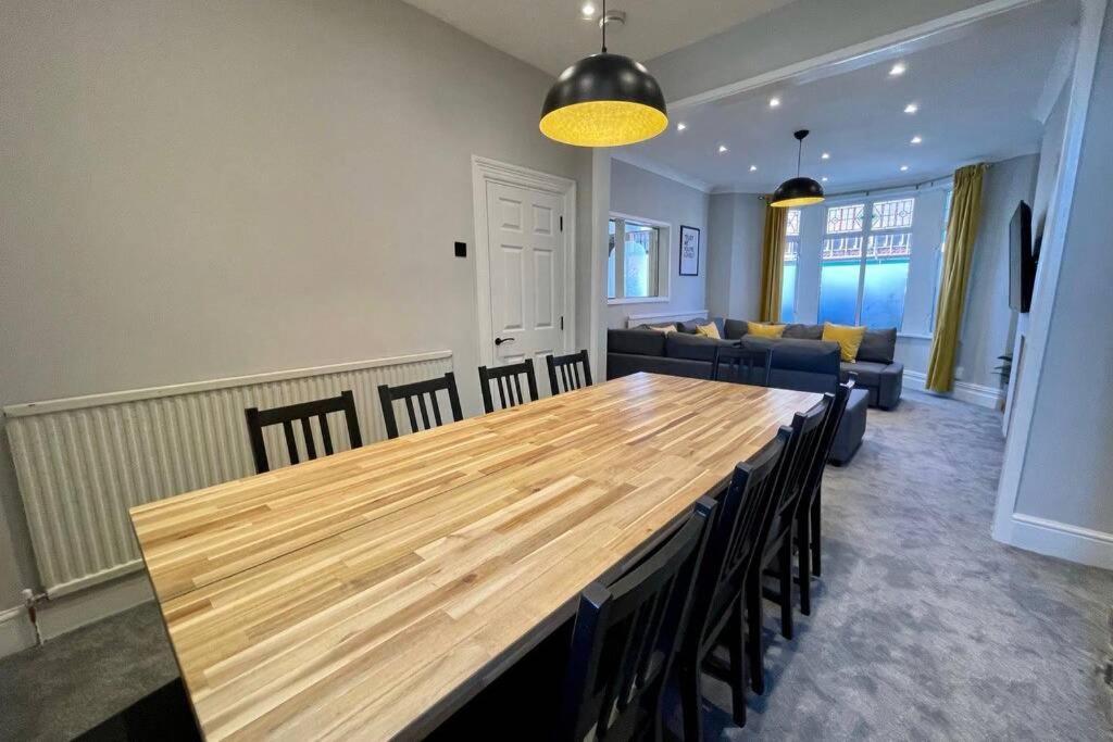 Large House Near Victoria Park For Groups, 10 Mins Bus To City Centre Cardiff Exteriér fotografie