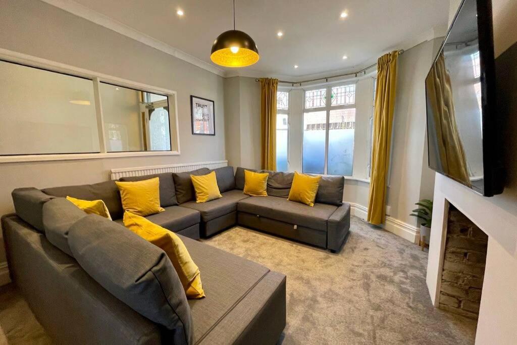 Large House Near Victoria Park For Groups, 10 Mins Bus To City Centre Cardiff Exteriér fotografie
