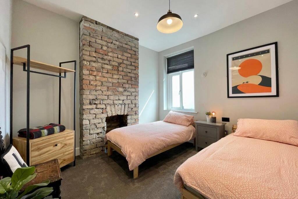 Large House Near Victoria Park For Groups, 10 Mins Bus To City Centre Cardiff Exteriér fotografie