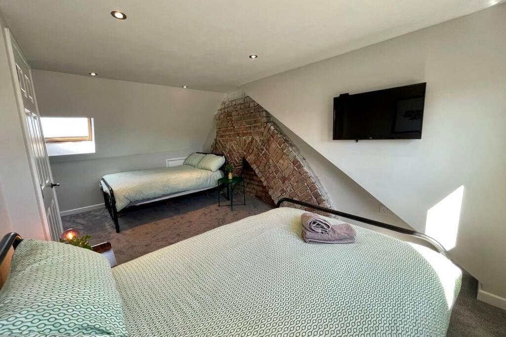Large House Near Victoria Park For Groups, 10 Mins Bus To City Centre Cardiff Exteriér fotografie