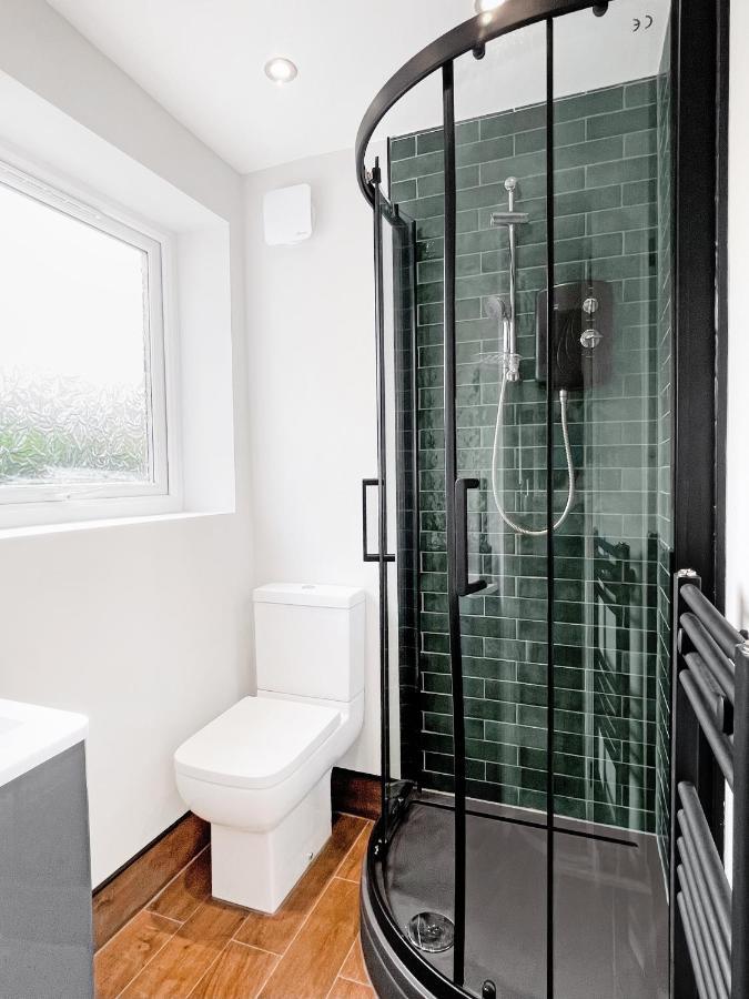 Large House Near Victoria Park For Groups, 10 Mins Bus To City Centre Cardiff Exteriér fotografie